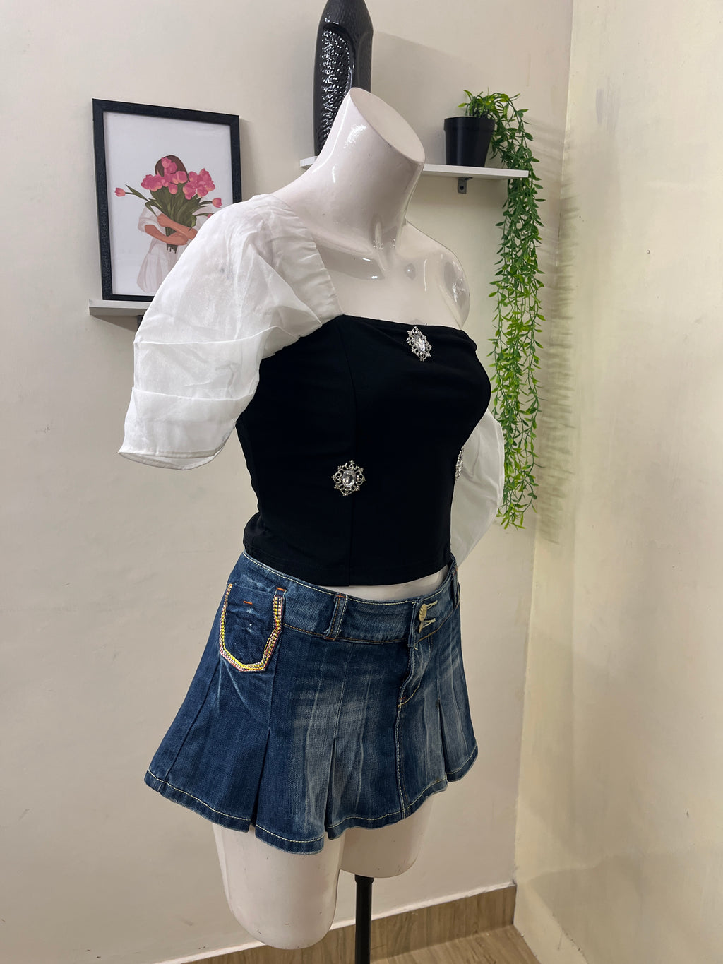 One sided jewelled top