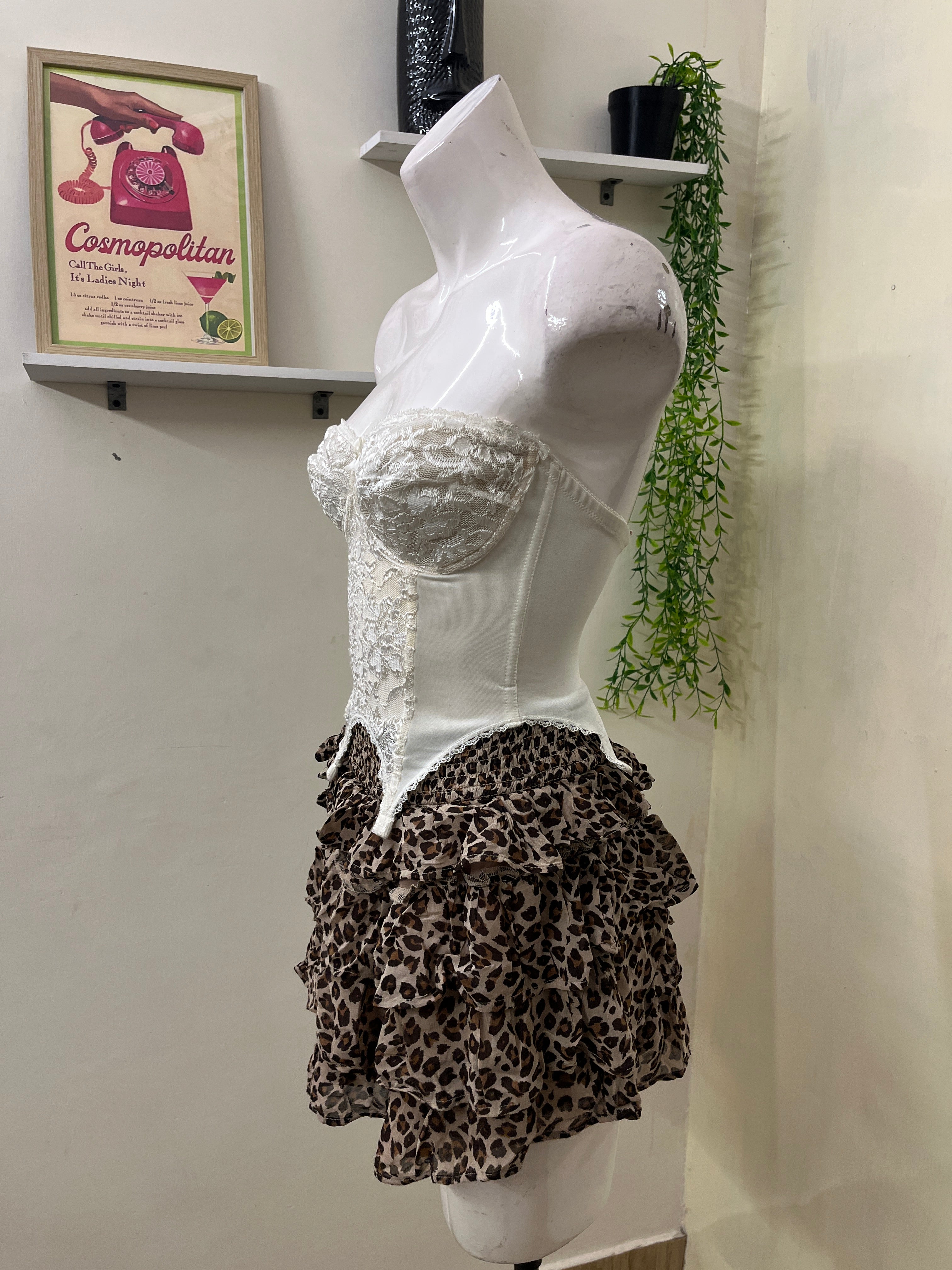 Lace strapless corset