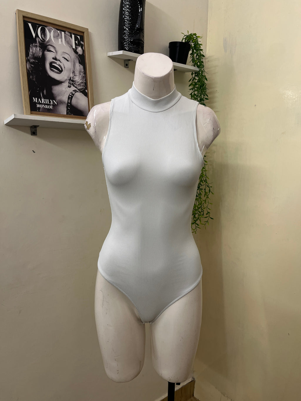 Highneck bodysuit