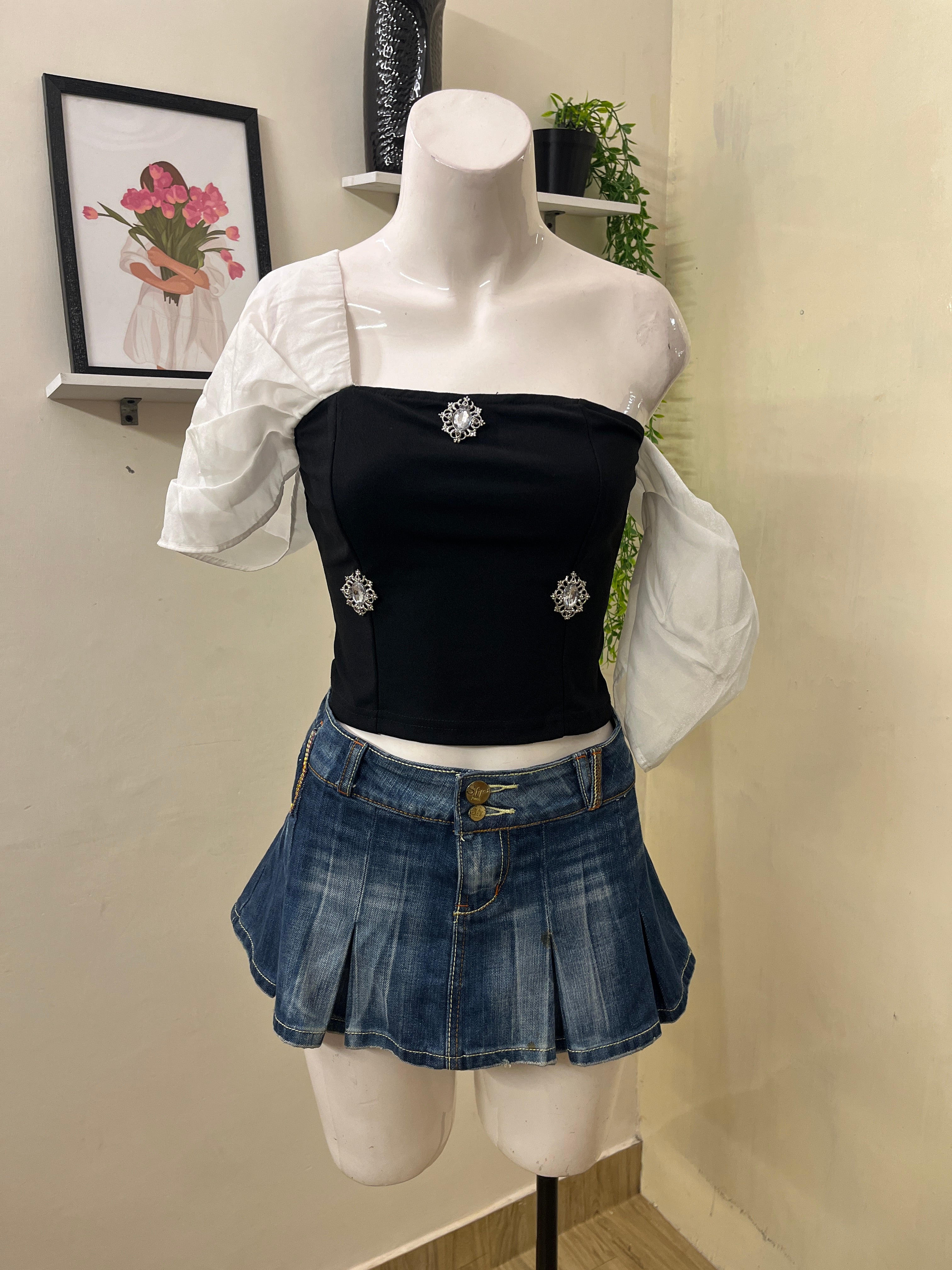 One sided jewelled top