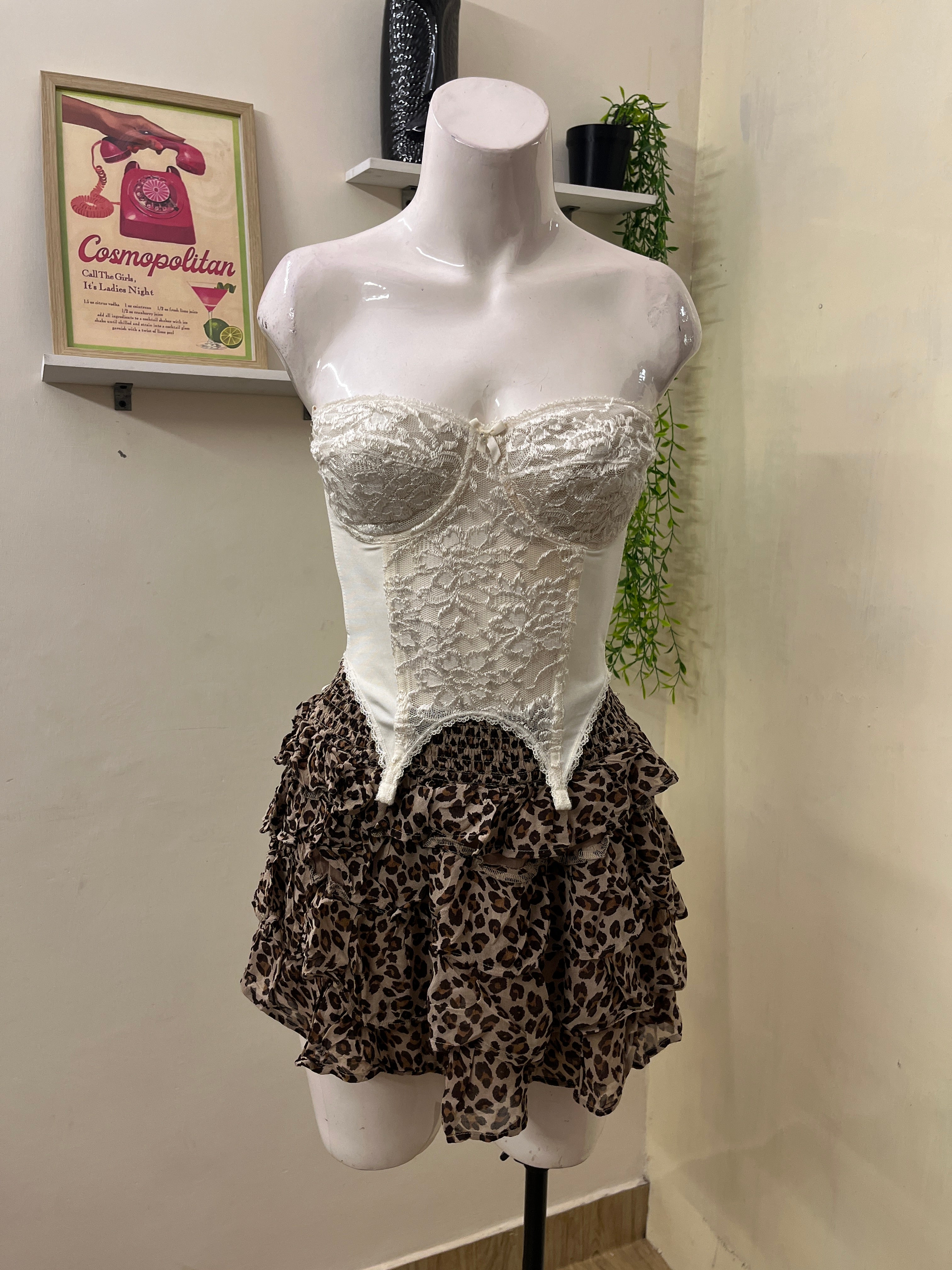 Lace strapless corset
