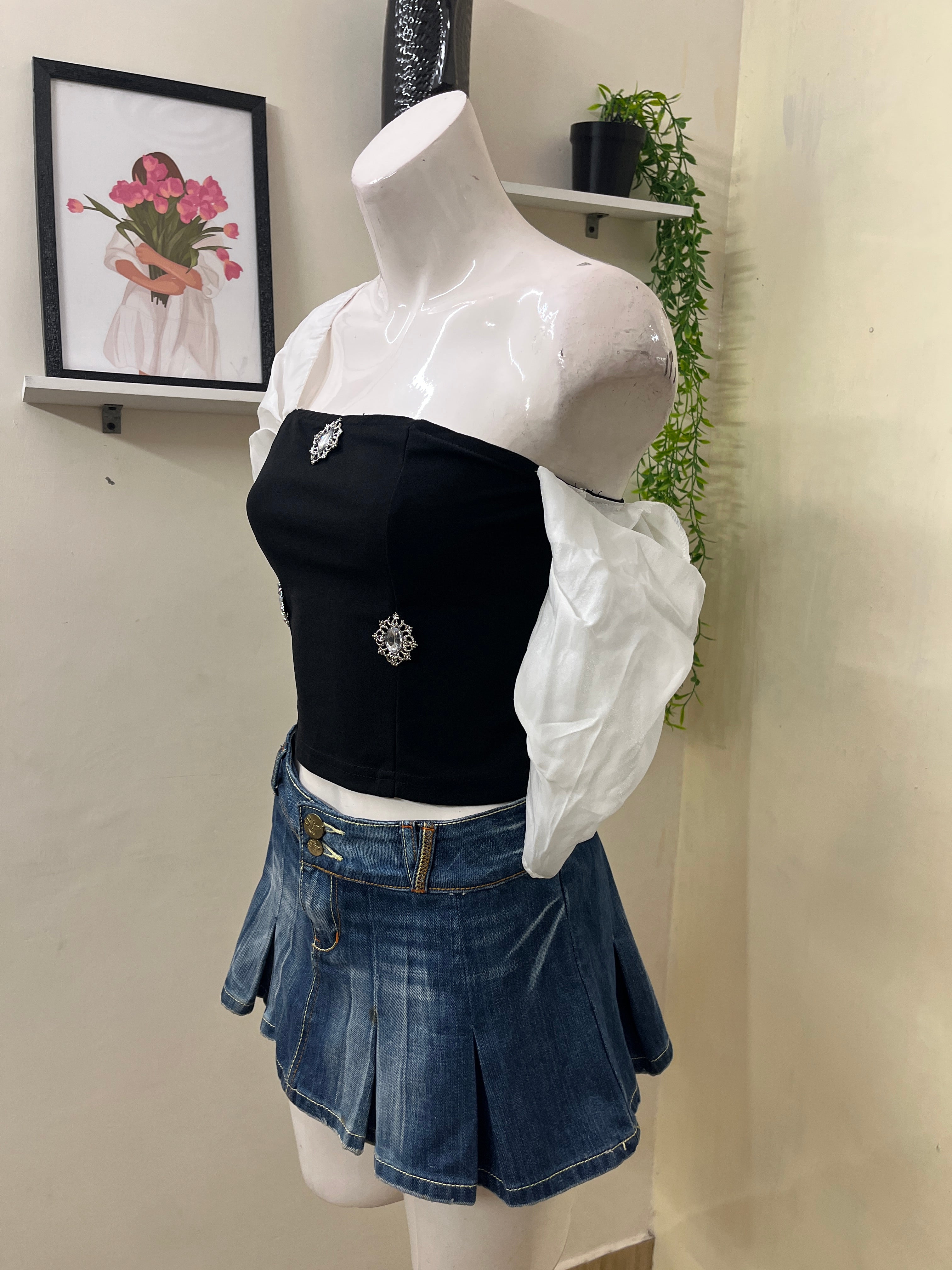 One sided jewelled top