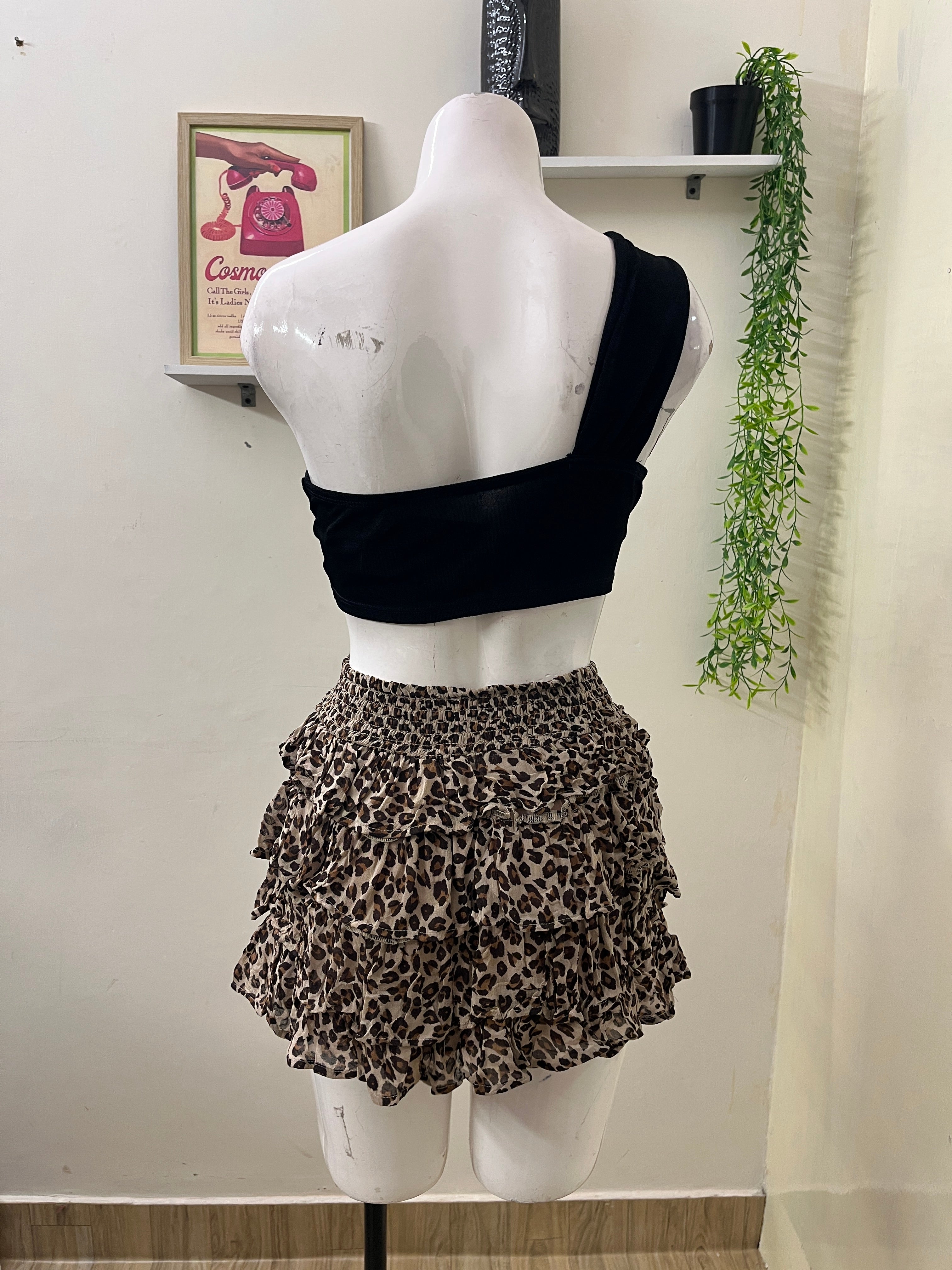 One shoulder top