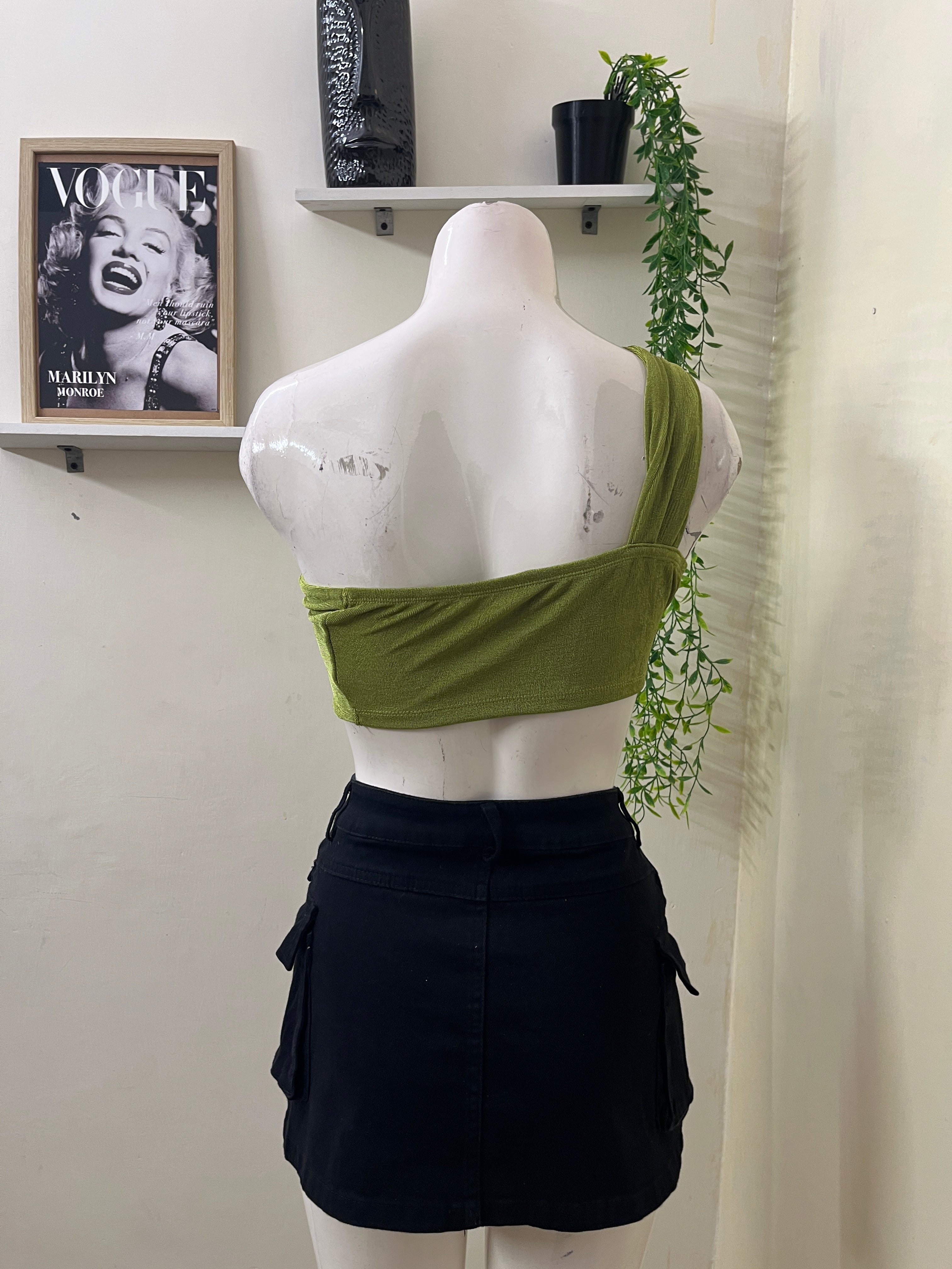 One sided top