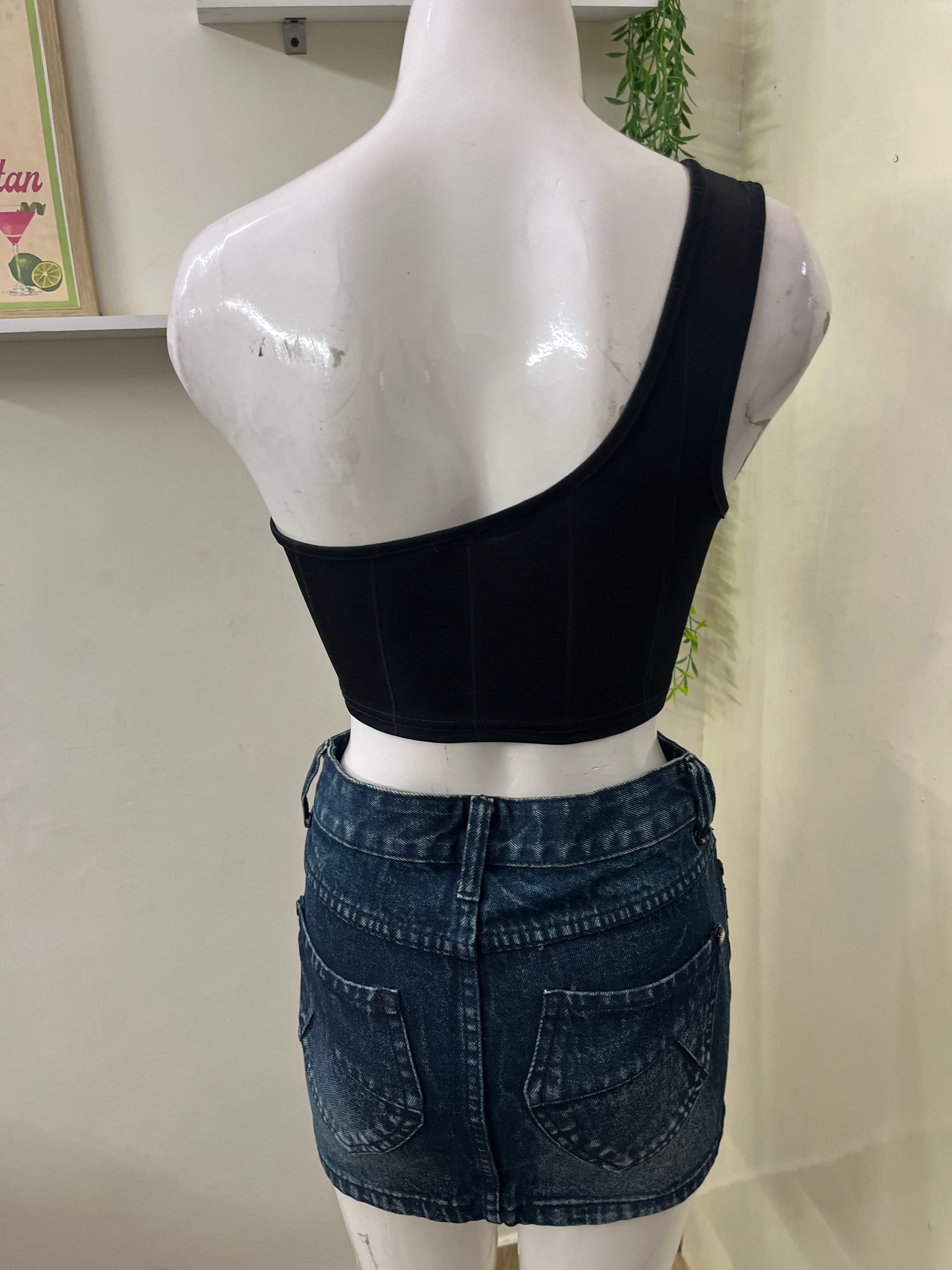 One shoulder top