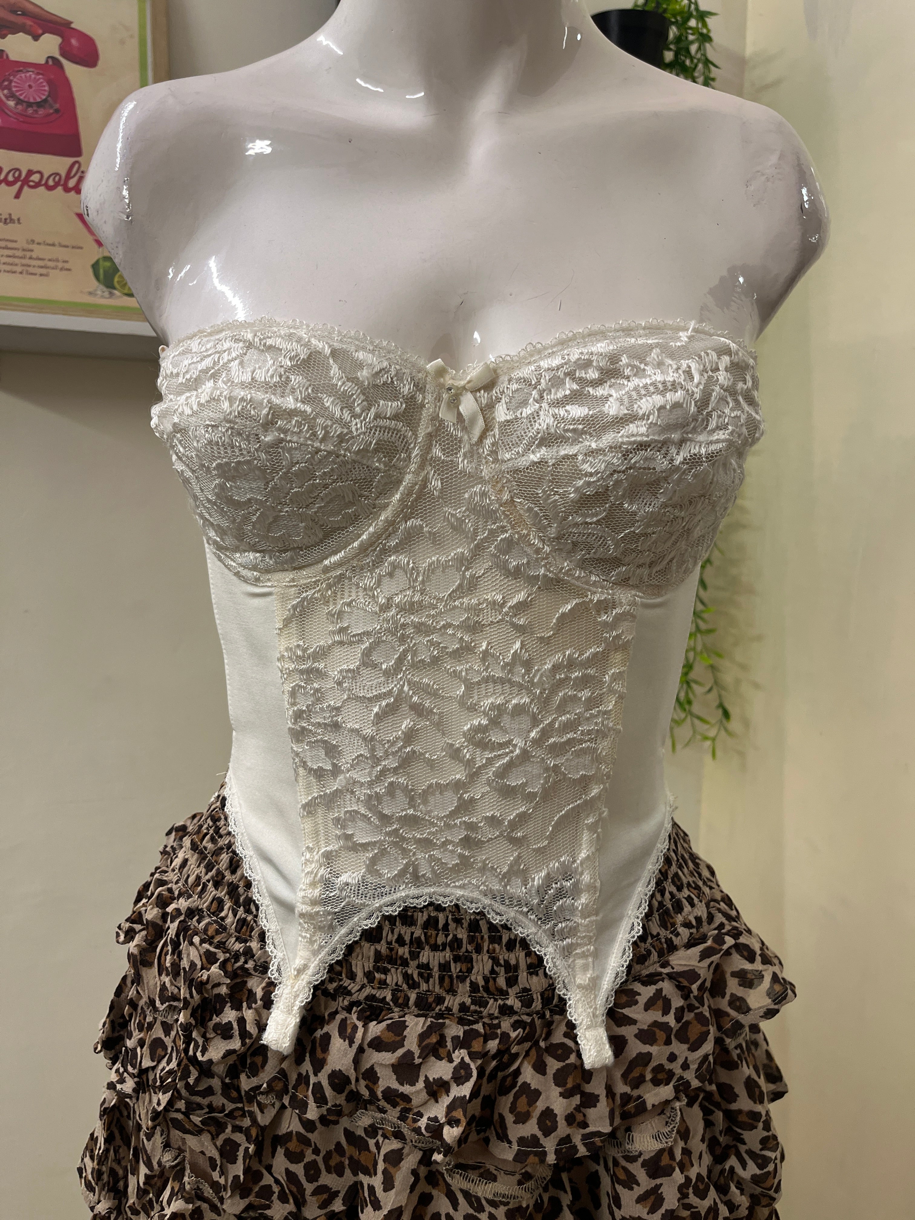Lace strapless corset