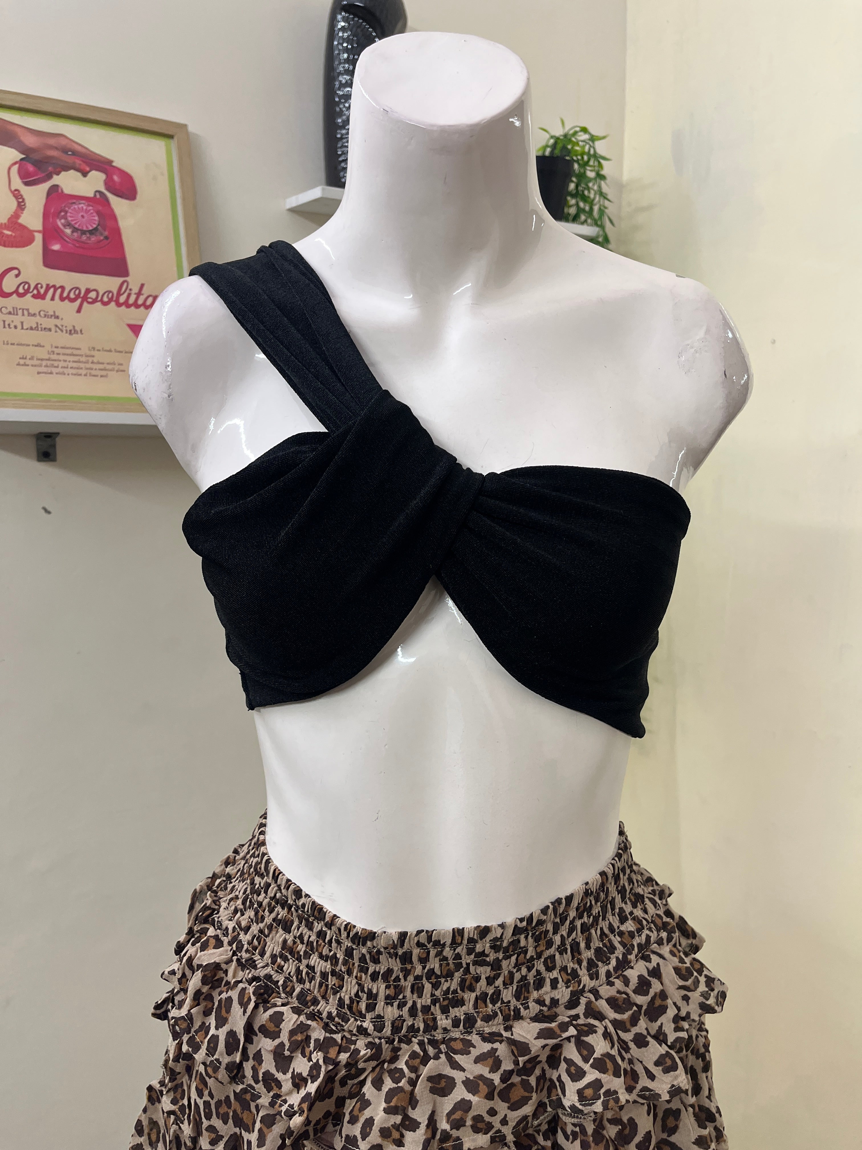 One shoulder top
