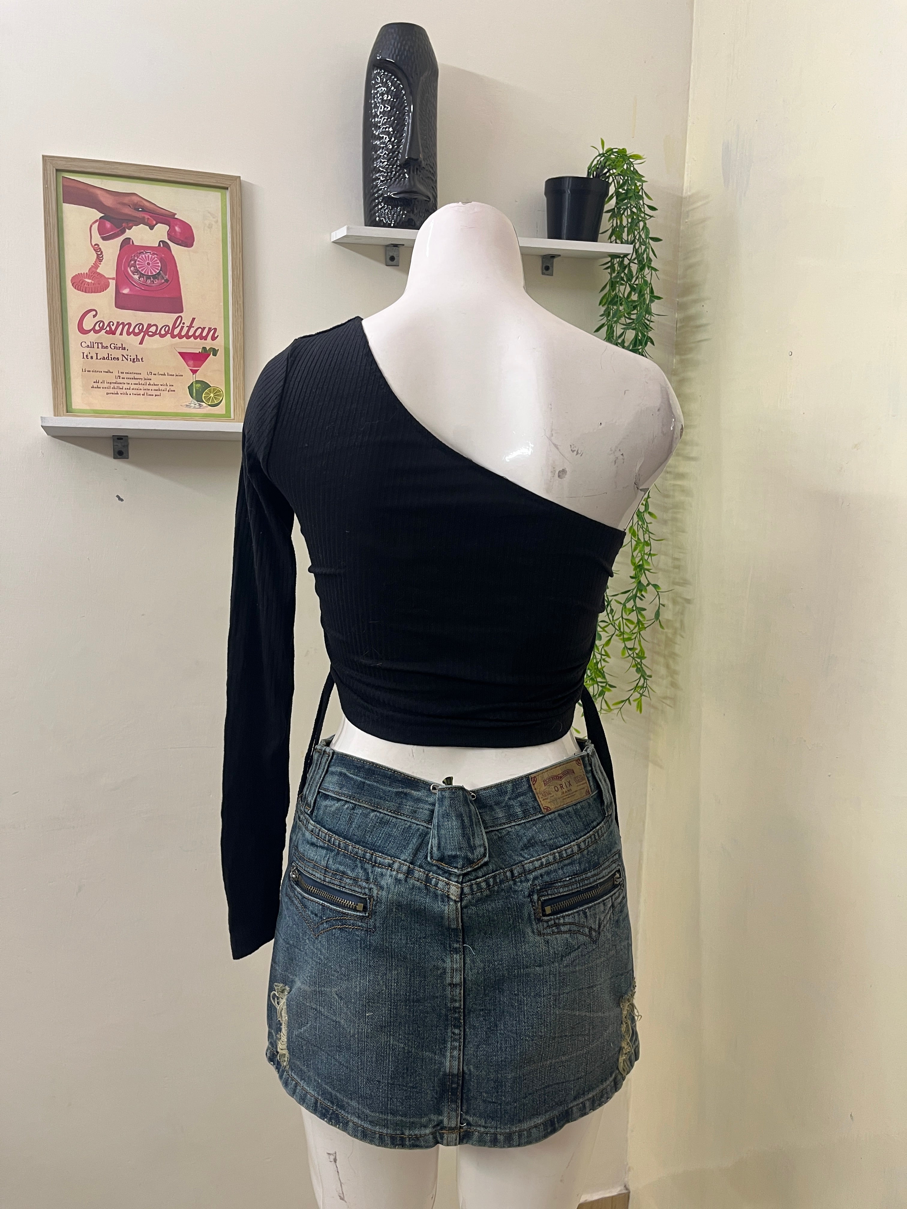 One shoulder top