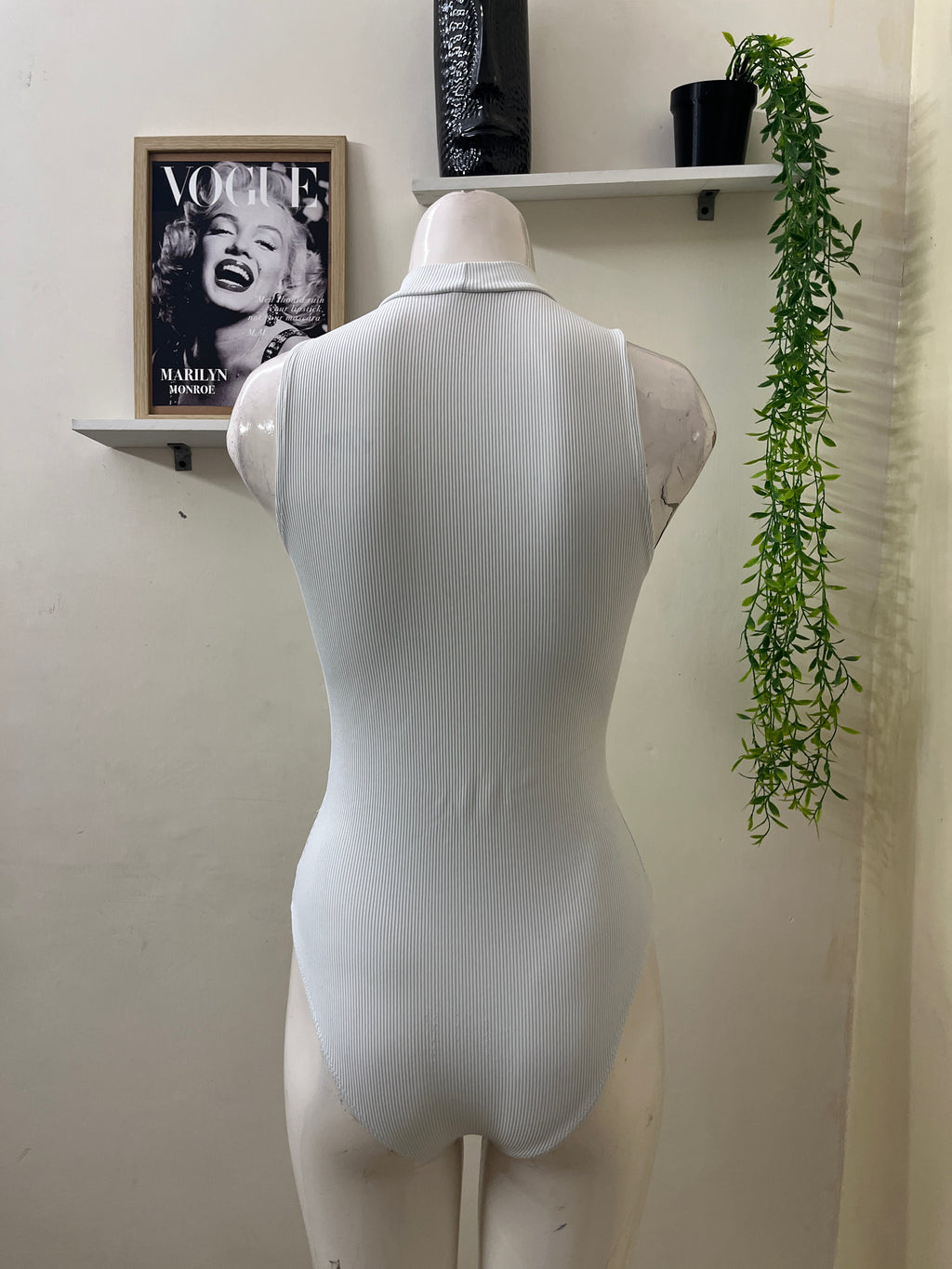 Highneck bodysuit