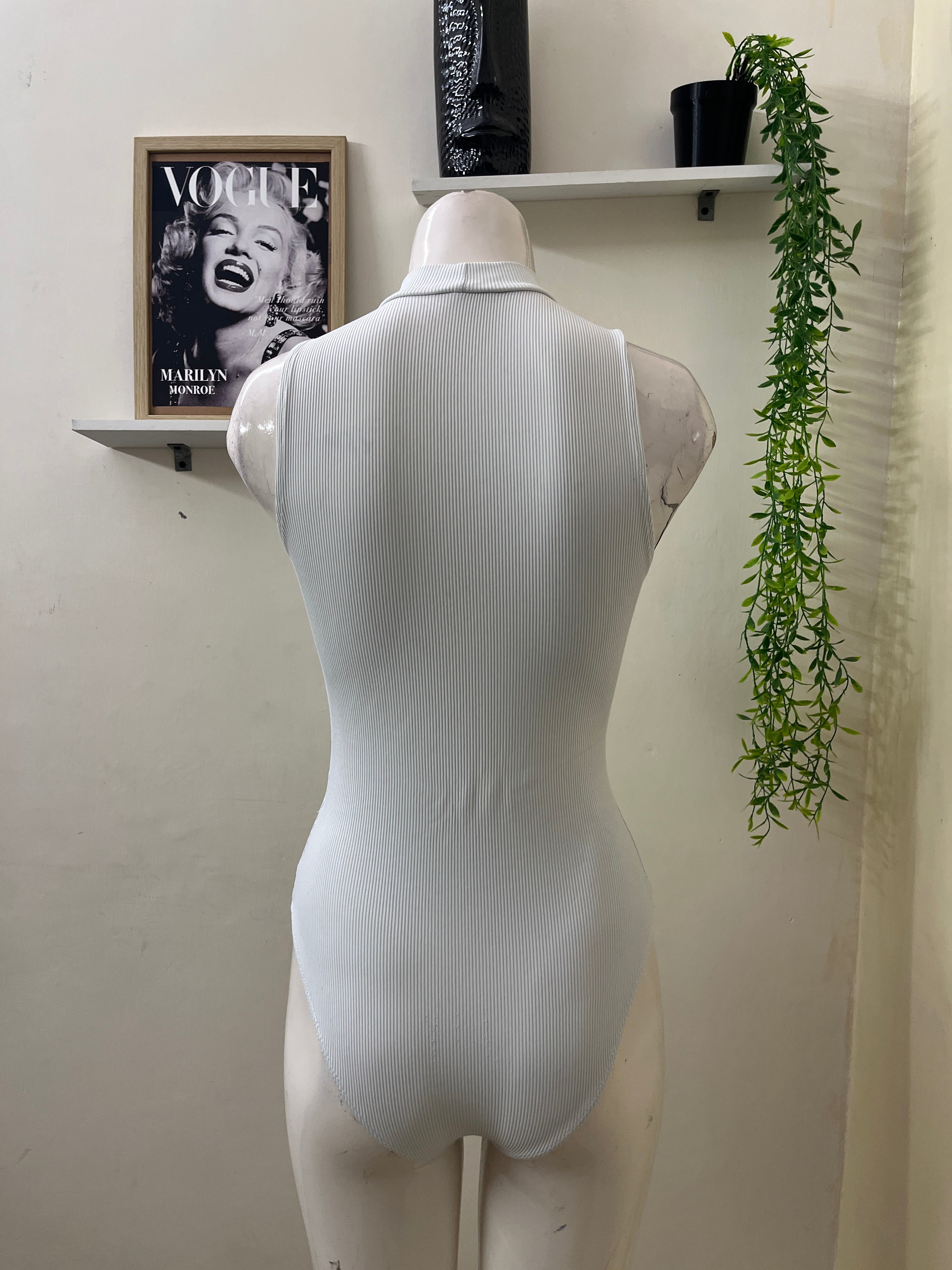 Highneck bodysuit