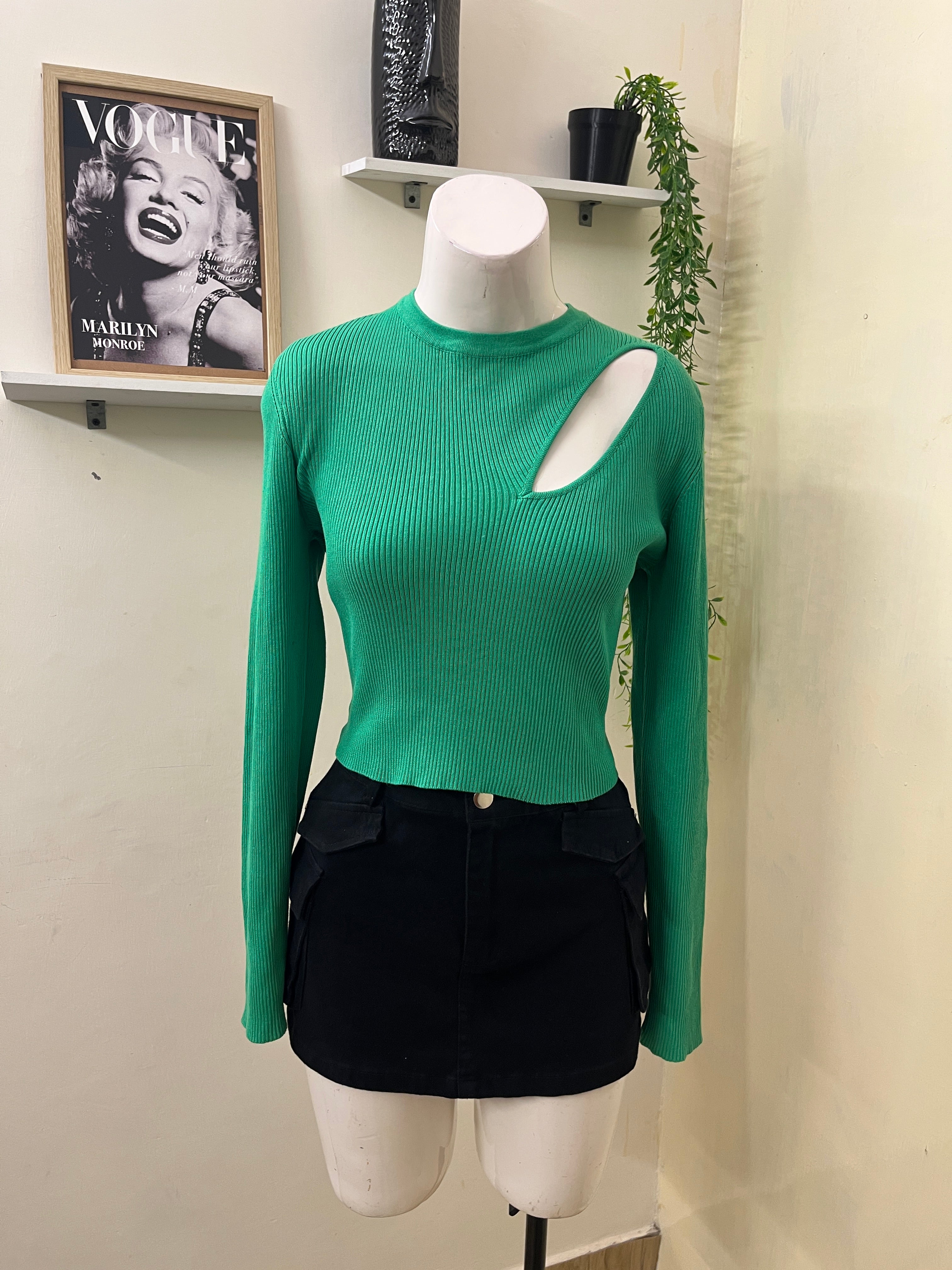 Ribbed full sleeves top