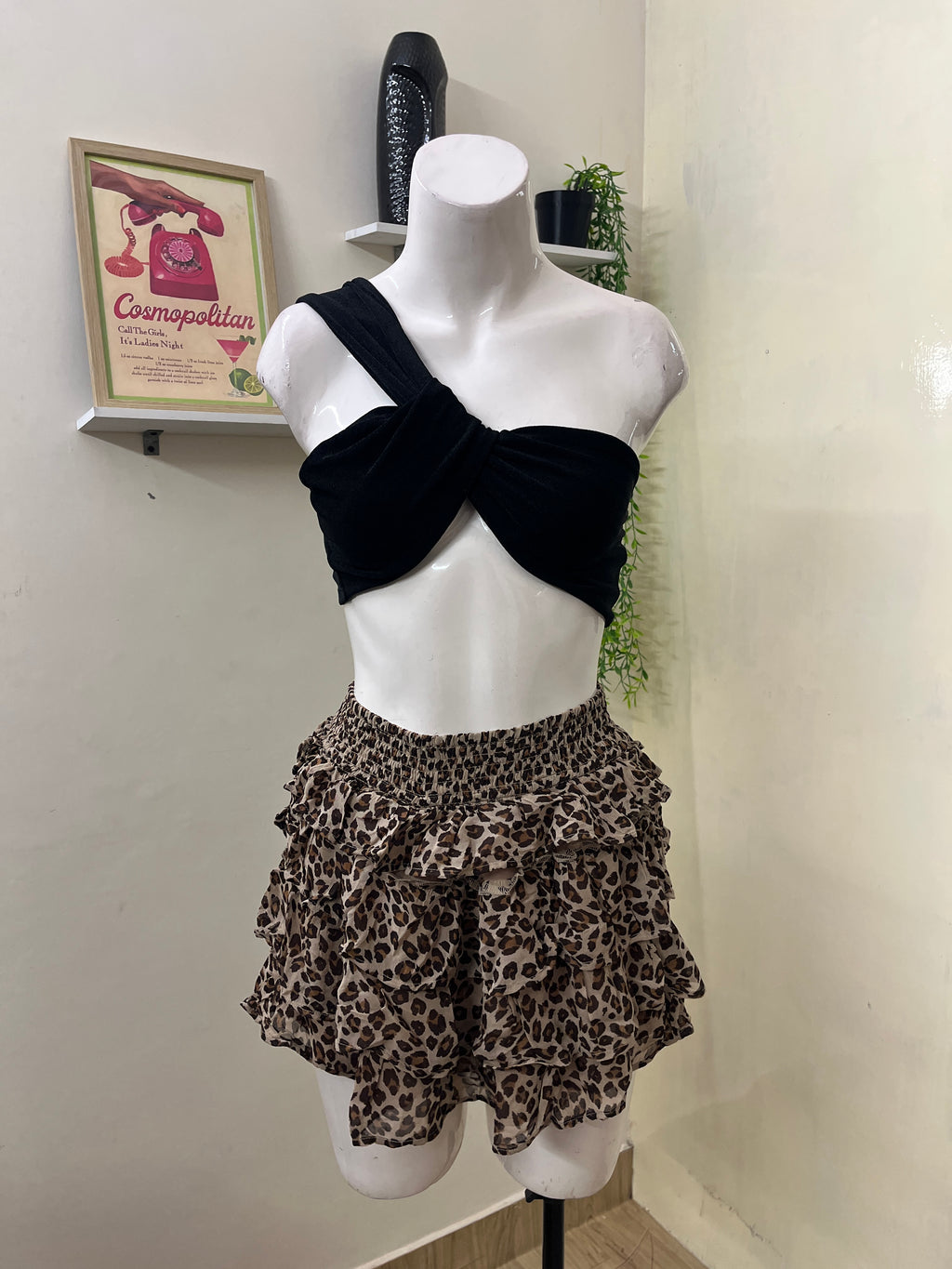 One shoulder top
