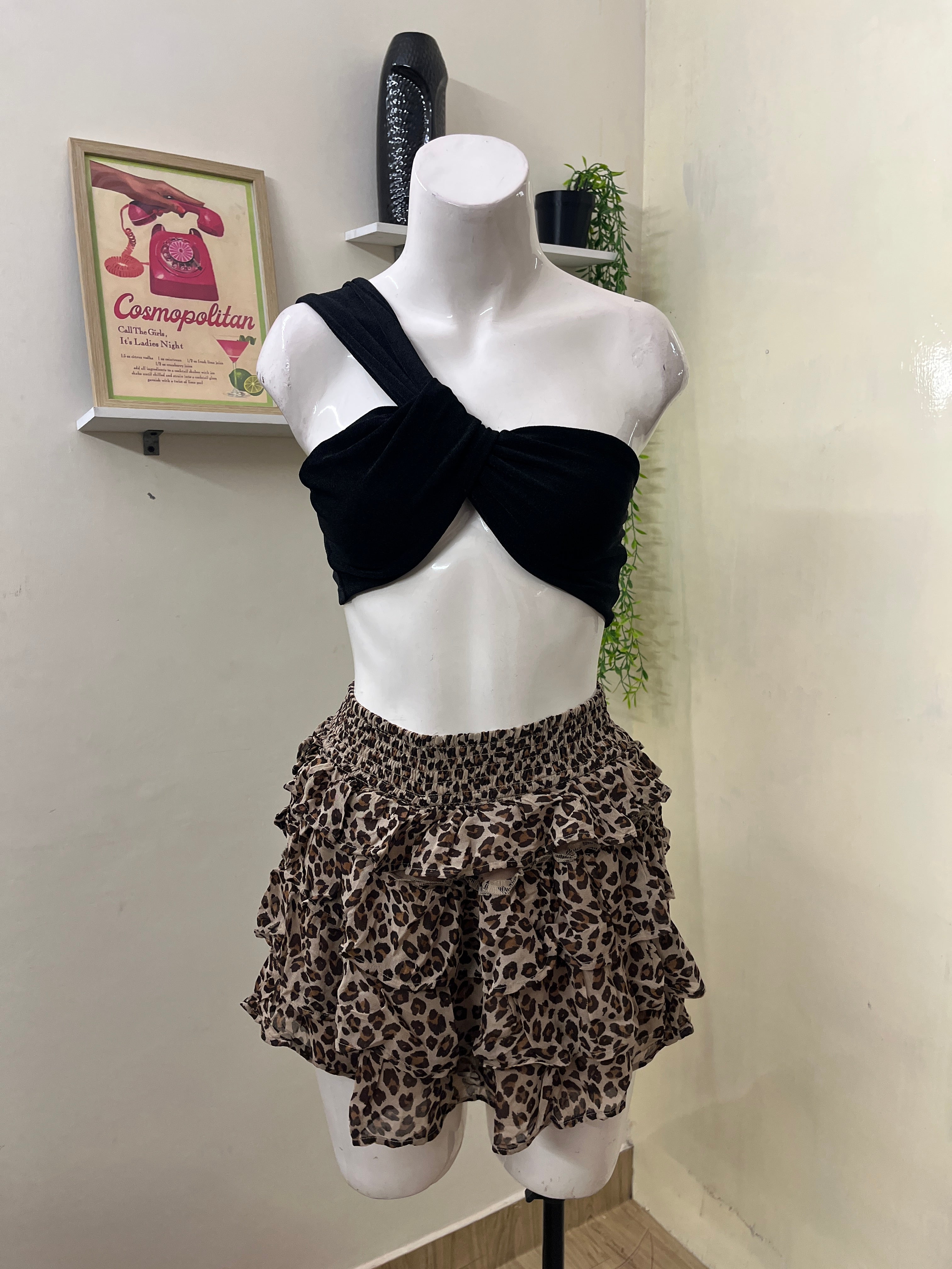 One shoulder top