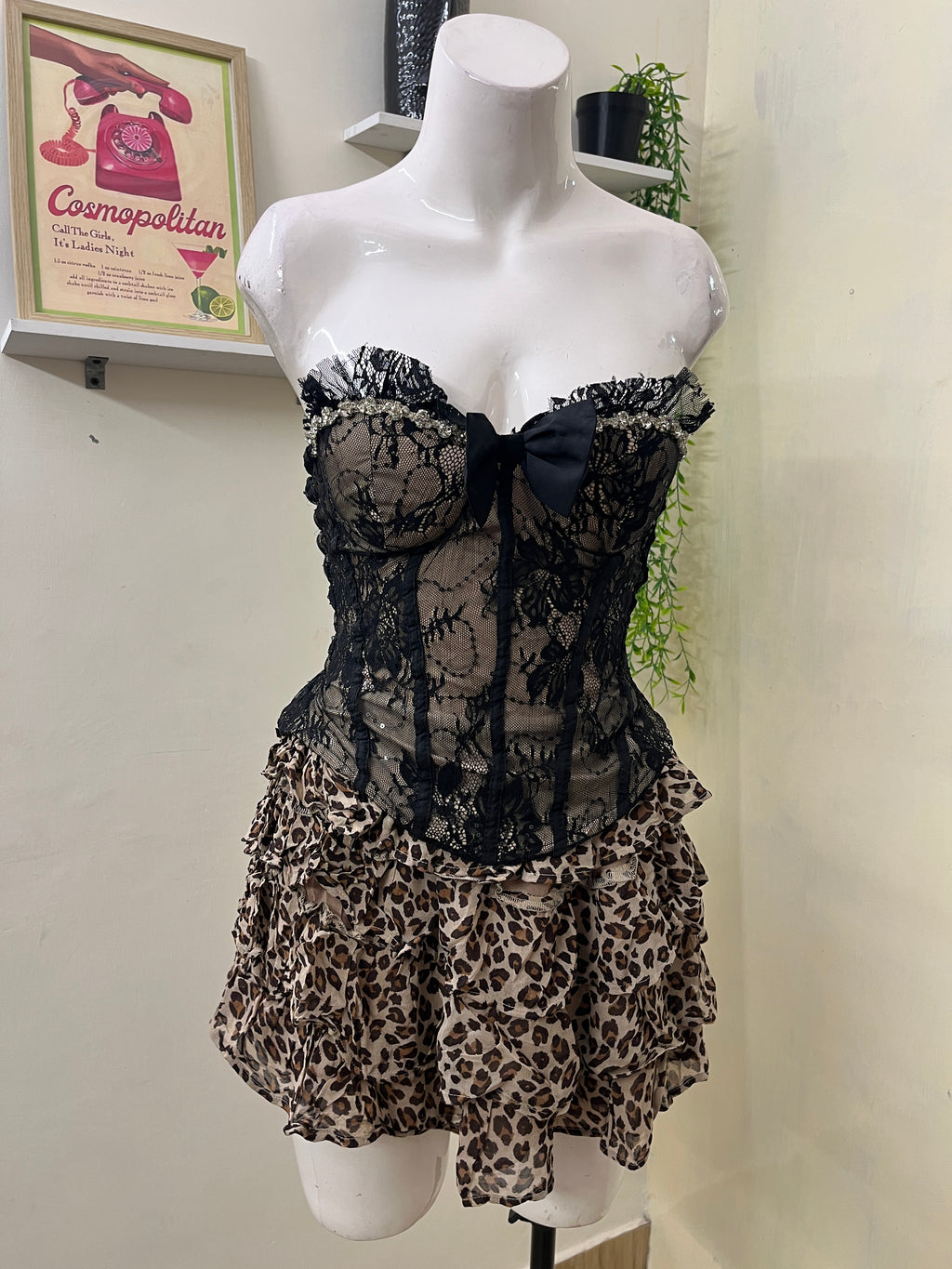 Strapless lace corset bustier