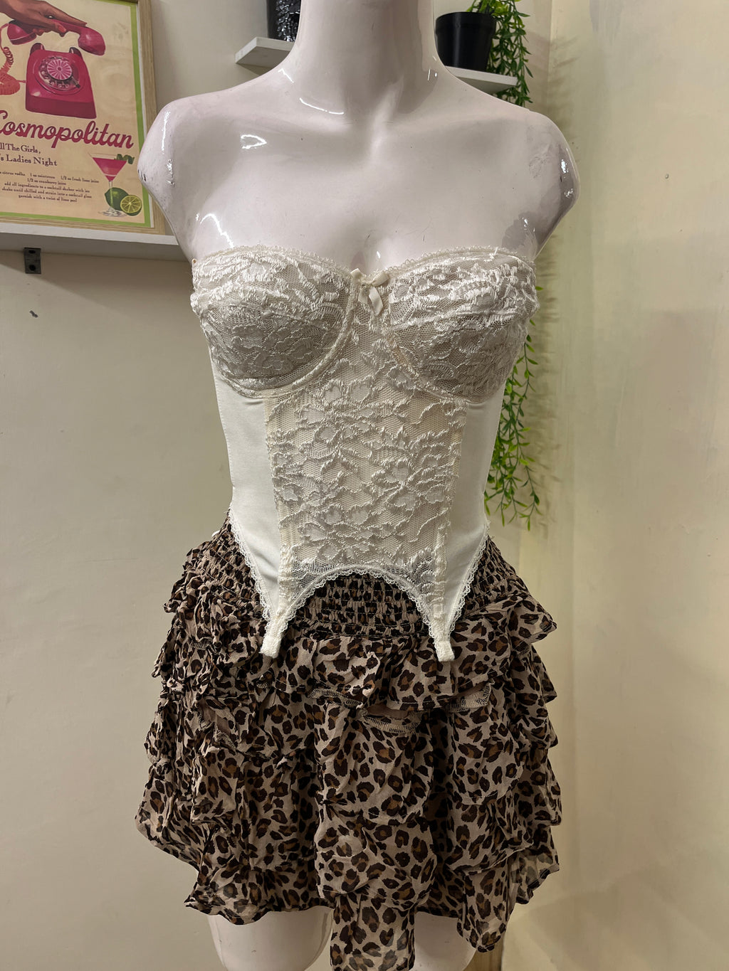 Lace strapless corset