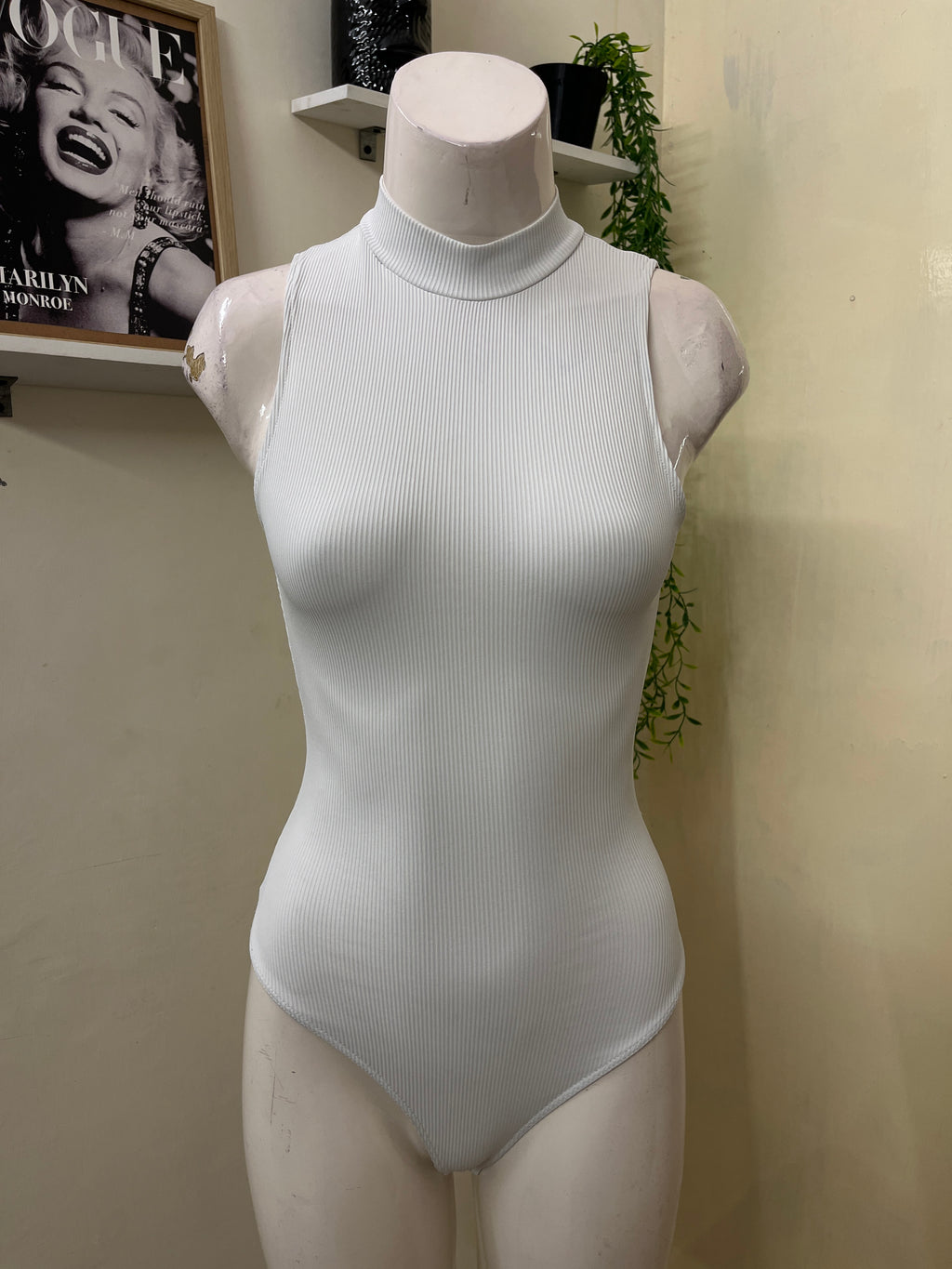 Highneck bodysuit