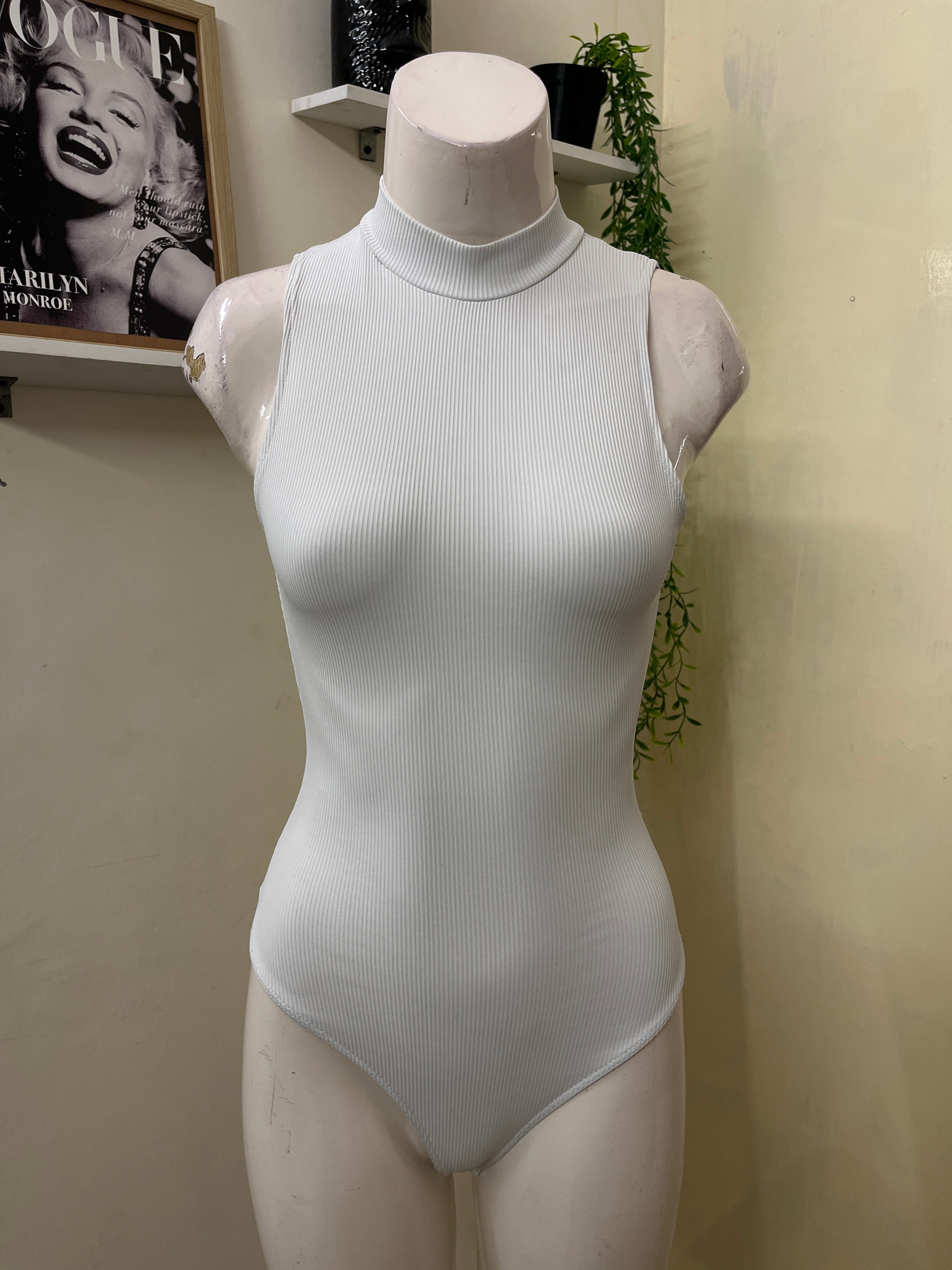 Highneck bodysuit